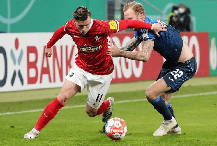 欧联杯收官焦点：弗赖堡主场迎击萨尔茨堡，德甲铁壁对决奥超劲旅